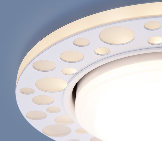 Точечный светильник 3032 GX53 WH белый