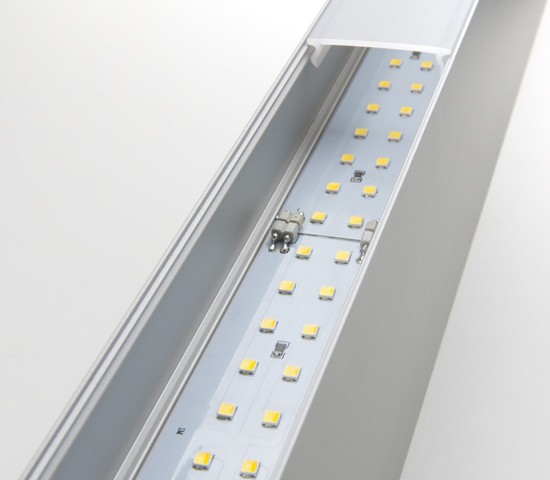 Линейный светодиодный накладной двусторонний светильник 78см 30W 3000K матовое серебро (101-100-40-78)