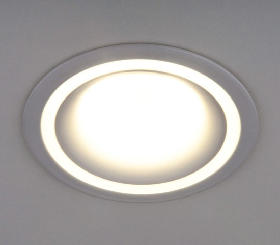 Точечный светильник 7012 MR16 WH белый