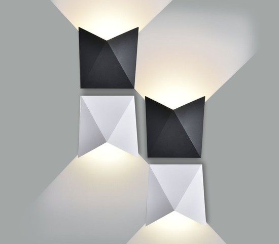 Универсальный уличный светильник 1517 TECHNO LED BATTERFLY черный