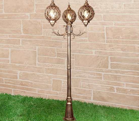 Универсальный уличный светильник Sirius F/3 черное золото