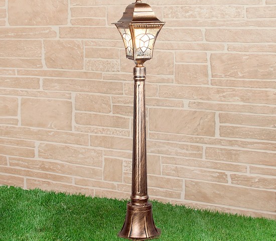 Универсальный уличный светильник Altair F черное золото