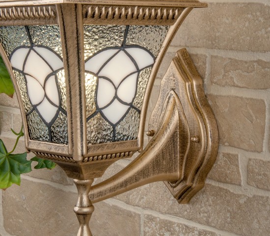 Универсальный уличный светильник Altair черное золото