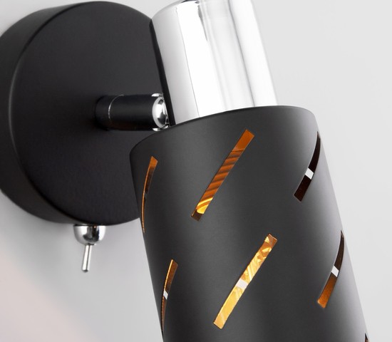 Настенный светильник 20090/1 черный/хром