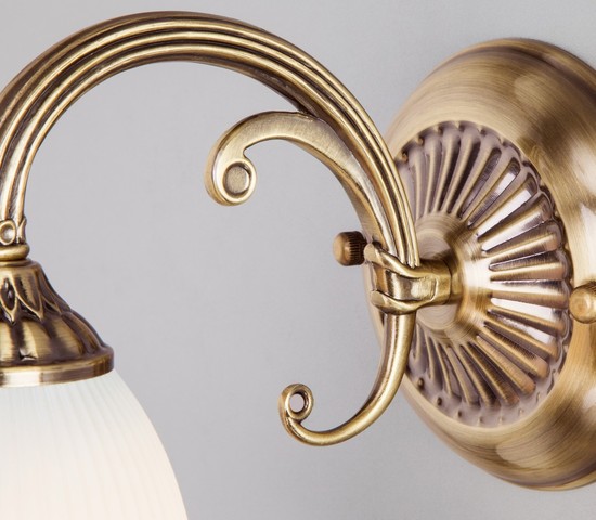 Настенный светильник 60107/1 античная бронза