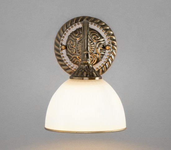 Настенный светильник 60106/1 античная бронза