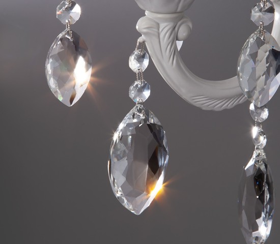 Настенный светильник 10108/1 белый/прозрачный хрусталь Strotskis