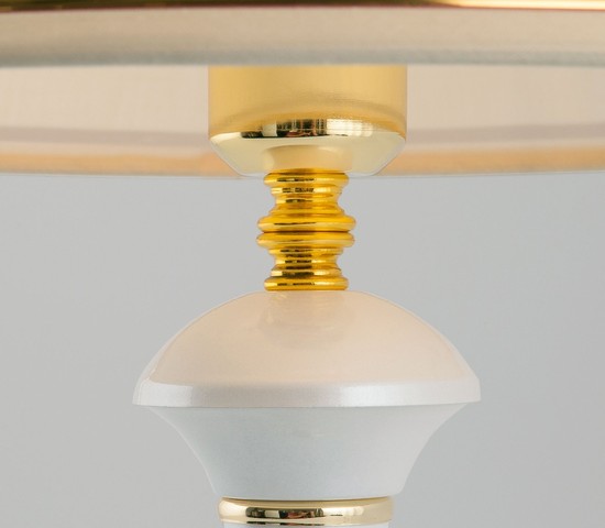 Настольная лампа 60019/1 глянцевый белый