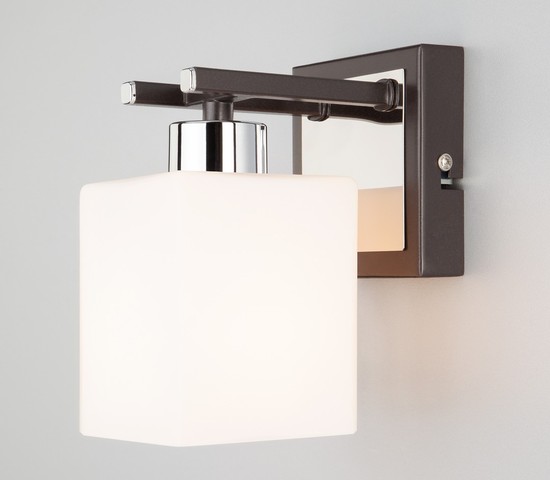 Настенный светильник 70018/1 хром/венге