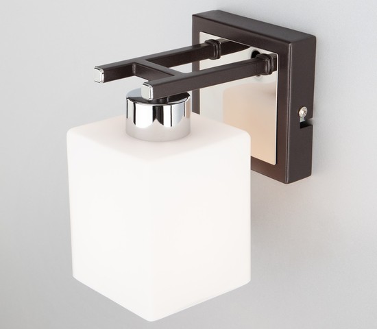 Настенный светильник 70018/1 хром/венге