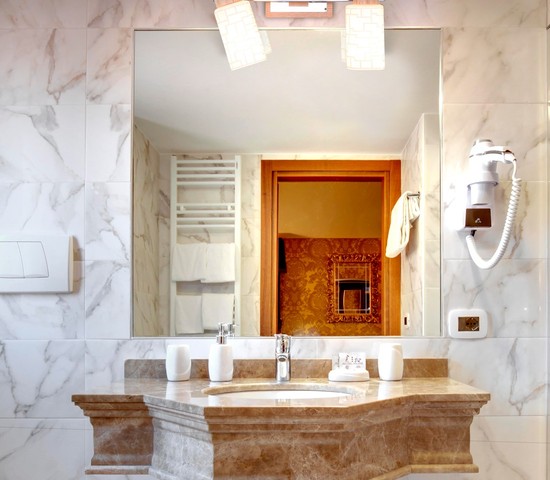 Настенный светильник 20029/2 хром/светлое дерево