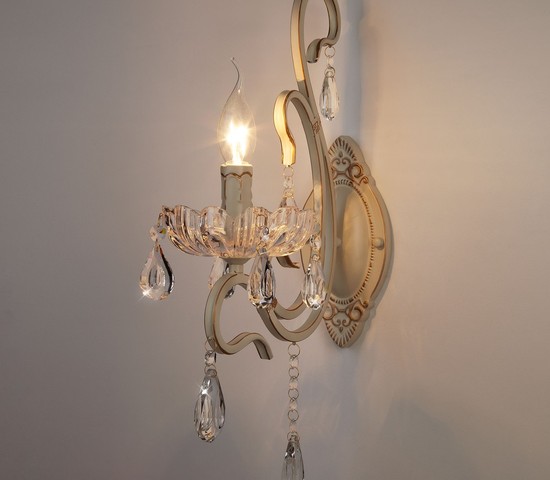 Настенный светильник 12205/1 белый Strotskis