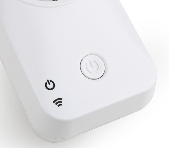 76100/00 Умная розетка Белый 3500W