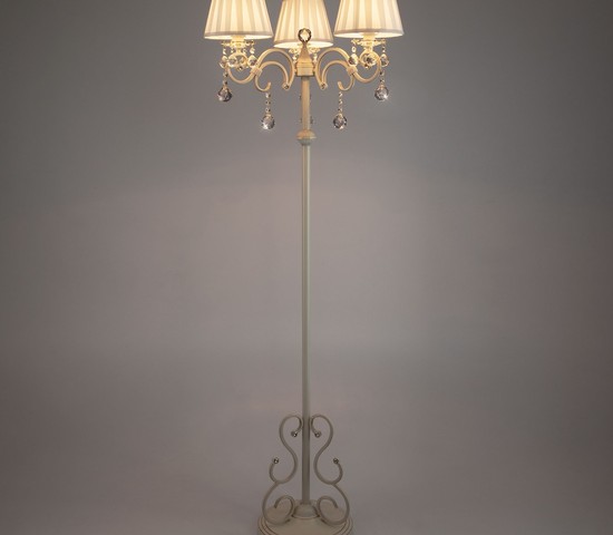 Торшер 12075/3F белый Strotskis