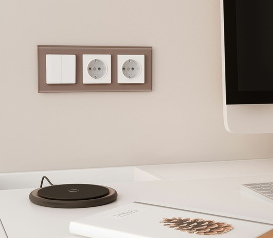 Рамка на 3 поста Favorit (латте, стекло) (W0031142)