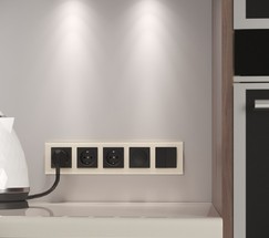 Рамка на 5 постов Favorit (молочный, стекло) (W0051141)