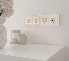 Рамка на 4 поста Favorit (молочный, стекло) (W0041141)