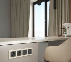 Рамка на 4 поста Favorit (молочный, стекло) (W0041141)