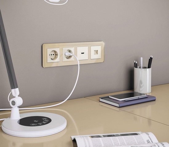 Рамка на 4 поста Elite (айвори, стекло) (W0042443)