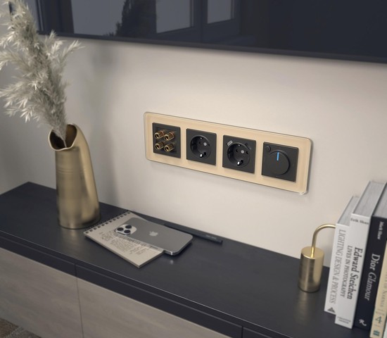 Рамка на 4 поста Elite (айвори, стекло) (W0042443)