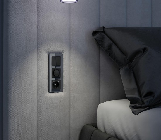 Рамка на 3 поста Elite (графит, стекло) (W0032440)