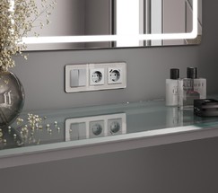 Рамка на 3 поста Elite (дымчатый, стекло) (W0032417)