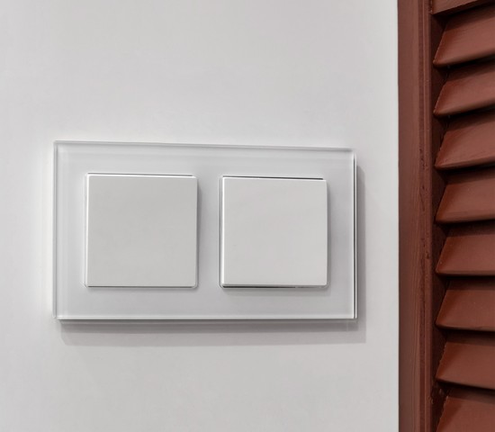 Перекрестный переключатель одноклавишный (белый) (W1113001)