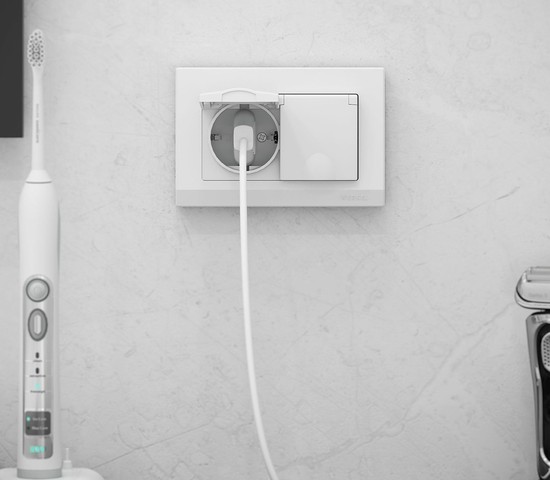 Розетка двойная влагозащ. с зазем. с защит. крышками и шторками (белый) (W1172201)