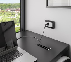 Розетка двойная влагозащ. с зазем. с защит. крышками и шторками (белый) (W1172201)