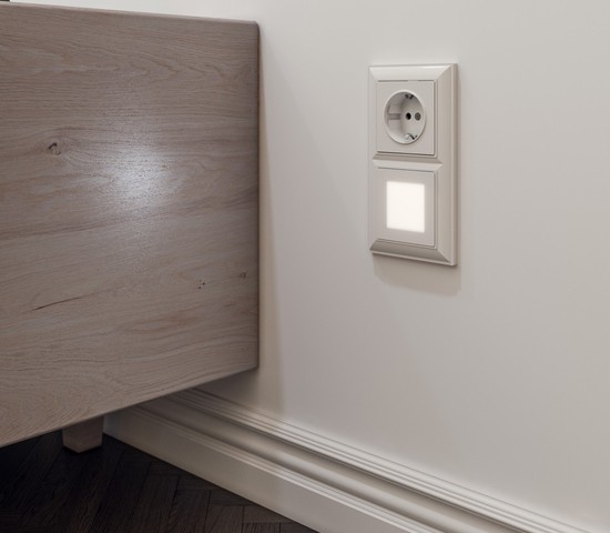 Розетка с заземлением, безвинтовой зажим (белый) (W1171301)