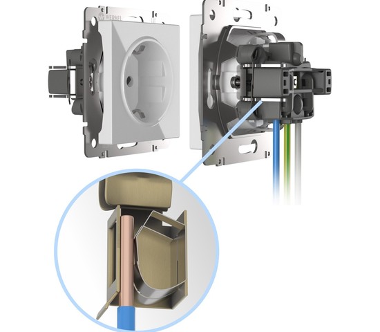 Розетка с заземлением и шторками (белый) (W1171101)