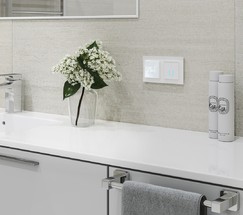 Сенсорный выключатель двухклавишный с функцией Wi-Fi (белый) (W4520601)