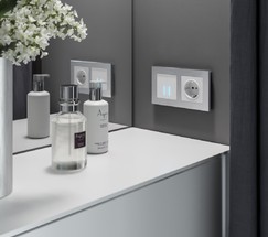 Сенсорный выключатель двухклавишный с функцией Wi-Fi (белый) (W4520601)