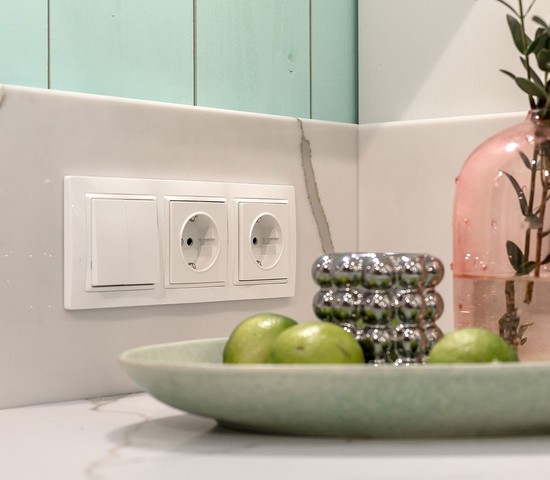 Выключатель двухклавишный проходной (белый) (W1122001)