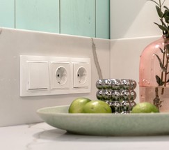 Выключатель двухклавишный проходной (белый) (W1122001)