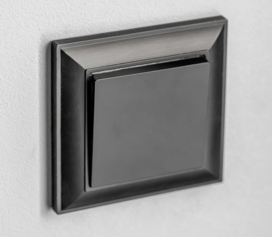 Перекрестный переключатель одноклавишный (черный матовый) (W1113008)