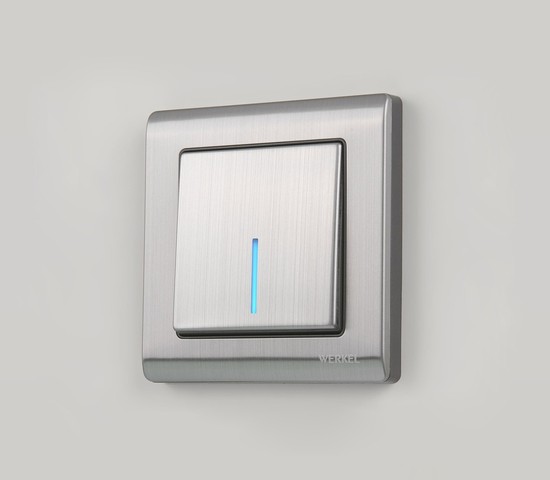 Выключатель одноклавишный проходной с подсветкой (глянцевый никель) (W1112102)