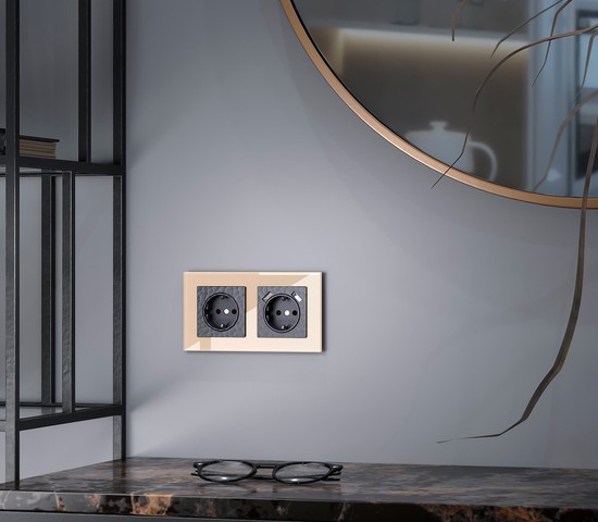 Розетка с заземлением (hammer черный) (W1271008)