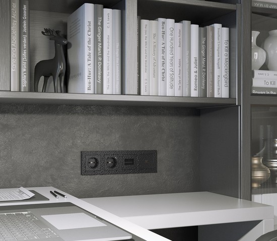 Розетка с заземлением и шторками (hammer черный) (W1271108)