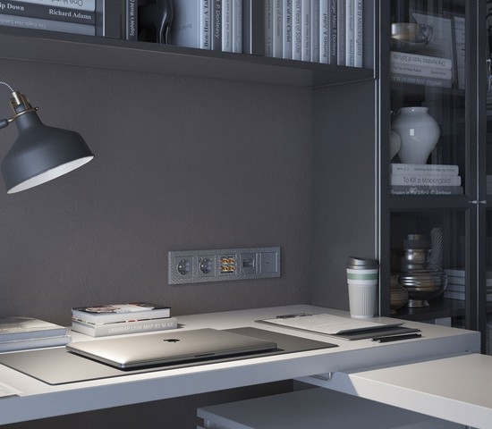 Розетка с заземлением и шторками (hammer серебряный) (W1271106)