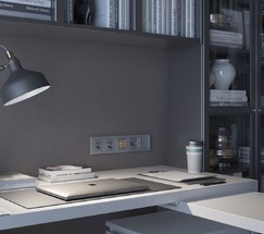 Розетка с заземлением и шторками (hammer серебряный) (W1271106)