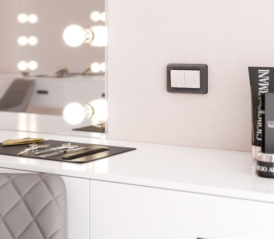 Розетка двойная влагозащ. с зазем. с защит. крышками и шторками (перламутровый рифленый) (W1172213)