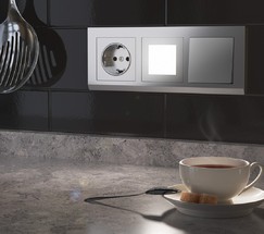 Выключатель одноклавишный проходной (серебряный) (W1112006)