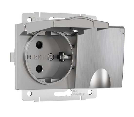 Розетка двойная влагозащ. с зазем. с защит. крышками и шторками (серебряный рифленый) (W1172209)