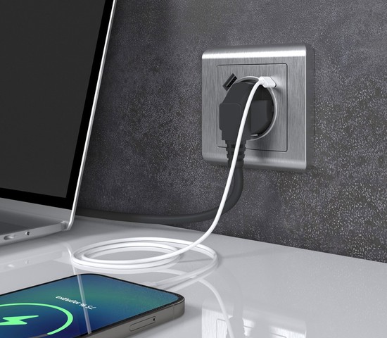 Розетка с заземлением, шторками и USB тип A+C (серебряный рифленый ) (W1171709)