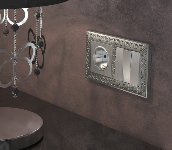 Розетка с заземлением и шторками (cеребряный рифленый) (W1171109)