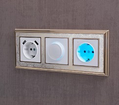 Рамка на 3 поста Palacio Gracia (золото/белый) (W0031429)