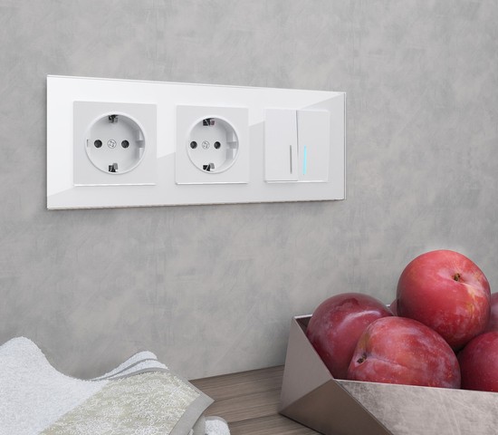 Рамка на 3 поста Favorit (белый,стекло) (W0031101)