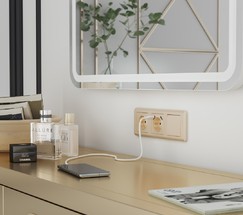 Розетка с заземлением и шторками (шампань рифленый) (W1171110)