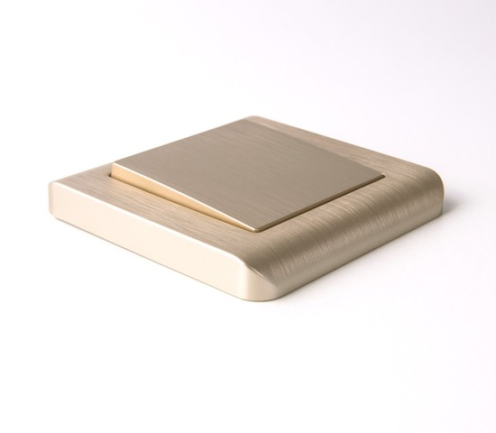 Выключатель одноклавишный проходной (шампань рифленый) (W1112010)